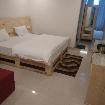 Hotel Charanpaduka Badrinath Dış mekan fotoğraf