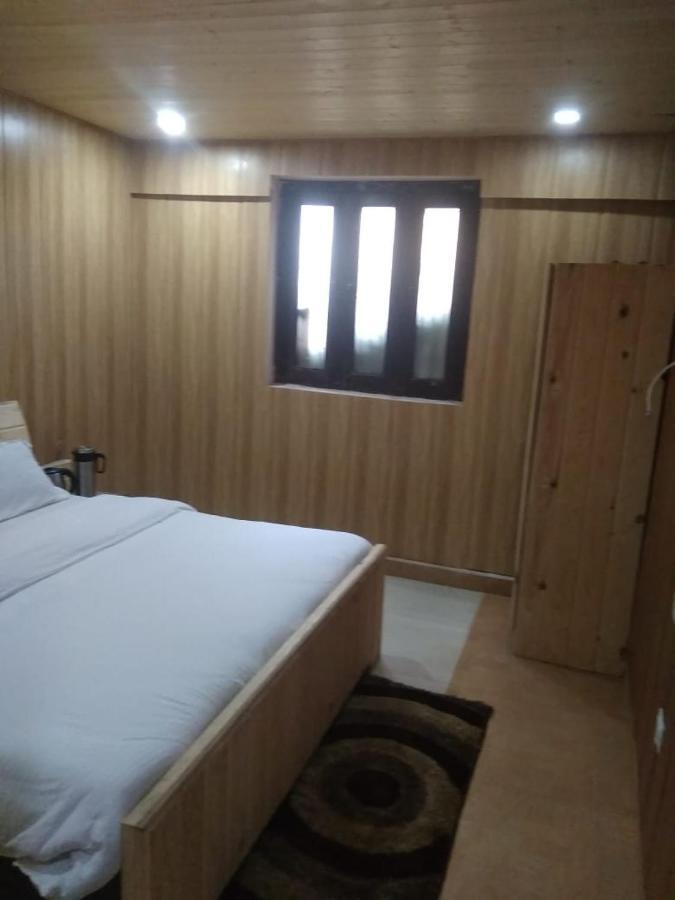 Hotel Charanpaduka Badrinath Dış mekan fotoğraf