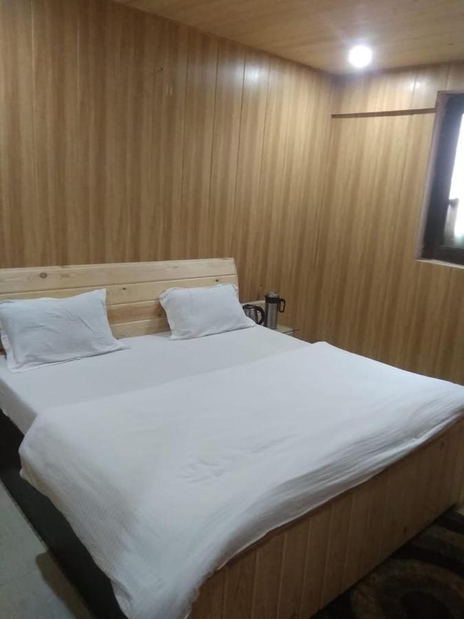 Hotel Charanpaduka Badrinath Dış mekan fotoğraf